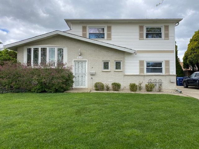 476 N 7th Ave, Des Plaines, IL 60016