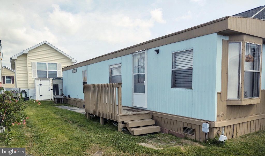24 Bay Overlook Ln, Ocean City, MD 21842