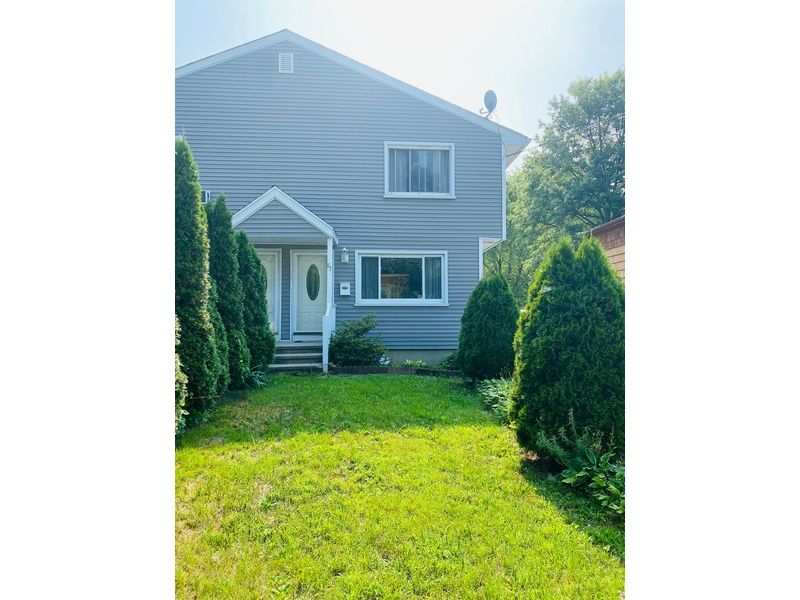 85 Pond St, Bridgeport, CT 06606