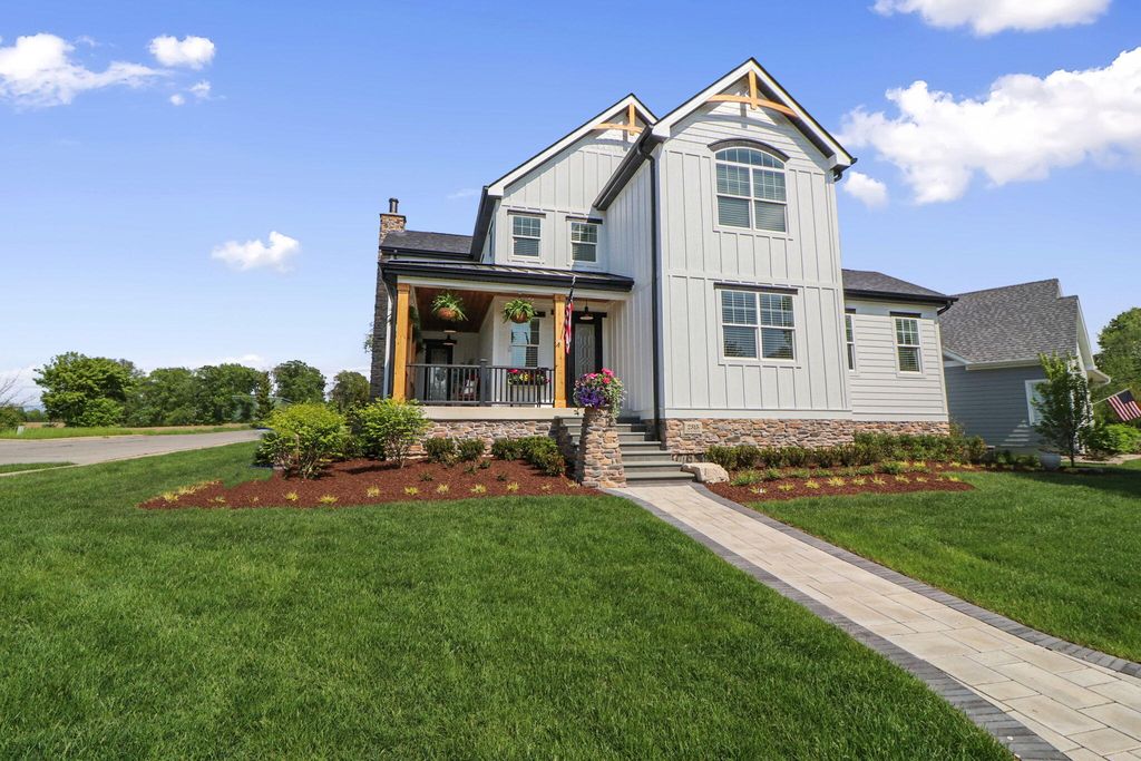 2315 Dickinson Rd, Chesterton, IN 46304