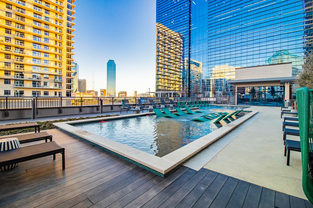 2323 N Akard St, Dallas, TX 75201