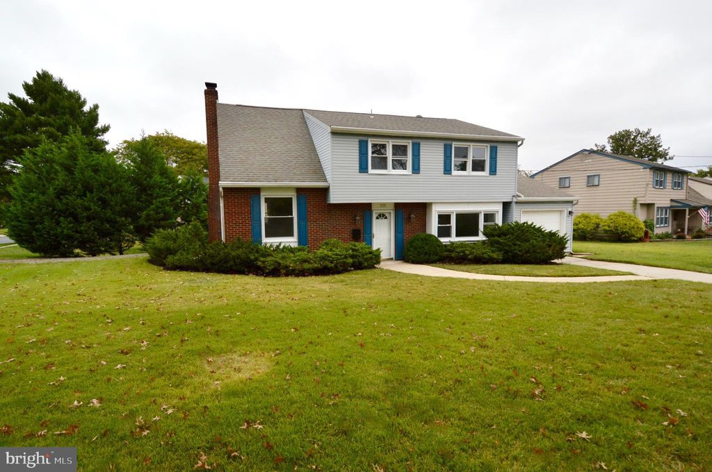 220 Harvest Rd, Cherry Hill, NJ 08002