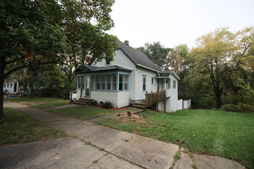 72 Fairview Ave, Battle Creek, MI 49017