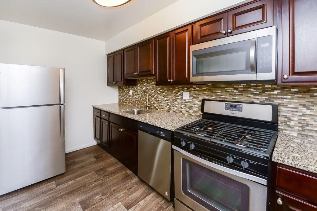 2 Willow Ln, Lansdale, PA 19446