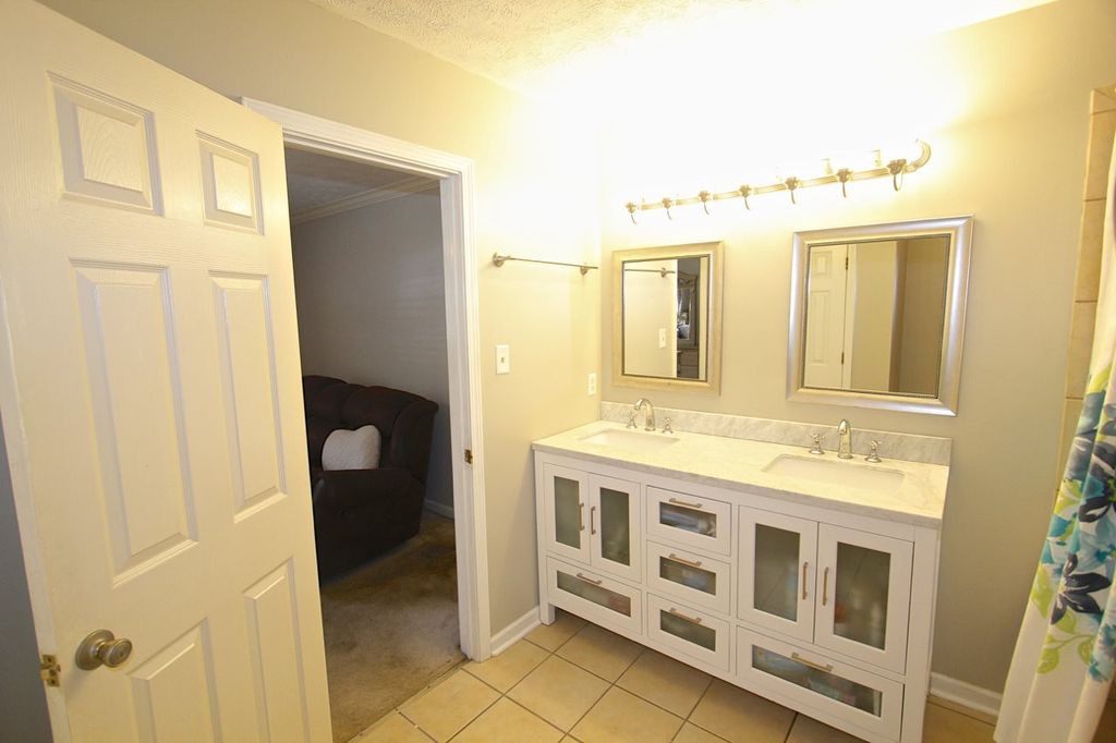 178 Pleasant Plains Rd, Jackson, TN 4 Bed, 3 Bath SingleFamily Home