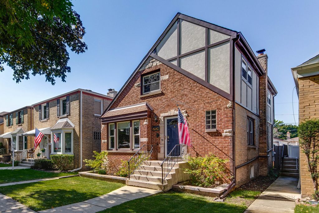 5474 N Newland Ave, Chicago, IL 60656