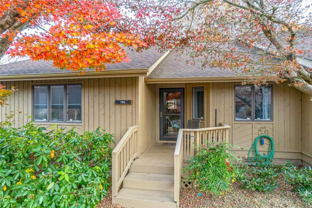 702 Red Oak Dr, Hendersonville, NC 28791 Trulia