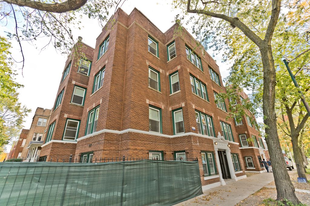 3601 W Ainslie St, Chicago, IL 60625