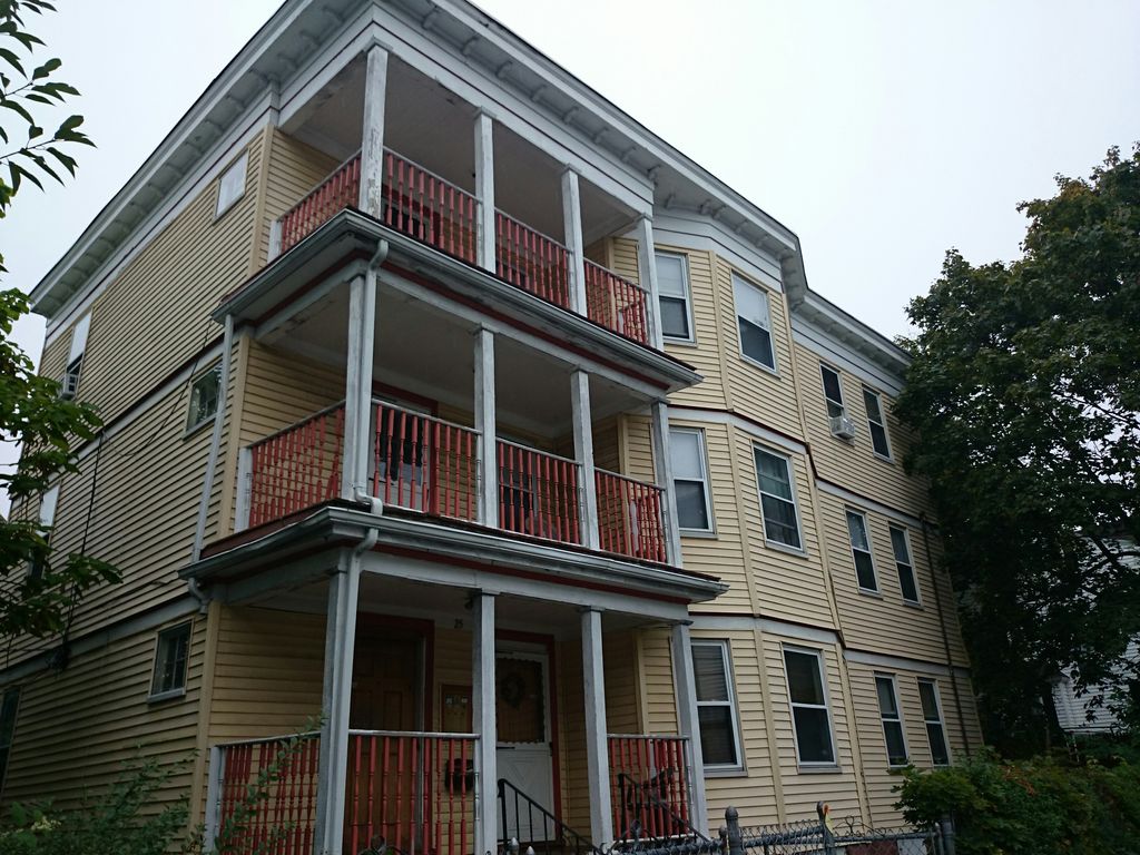25 Middleton St #3, Dorchester Center, MA 02124
