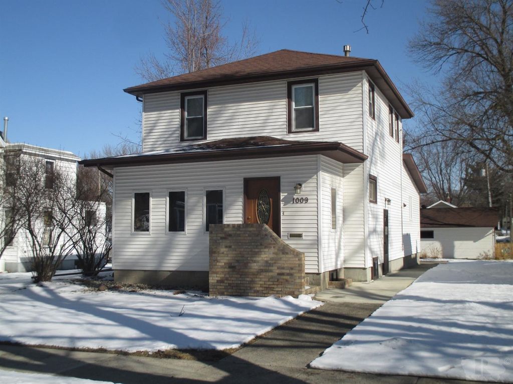 1009 8th St, Sheldon, IA 51201 Trulia