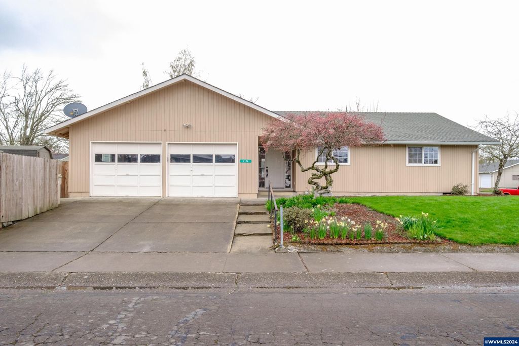 2124 29th Ave SE, Albany, OR 97322