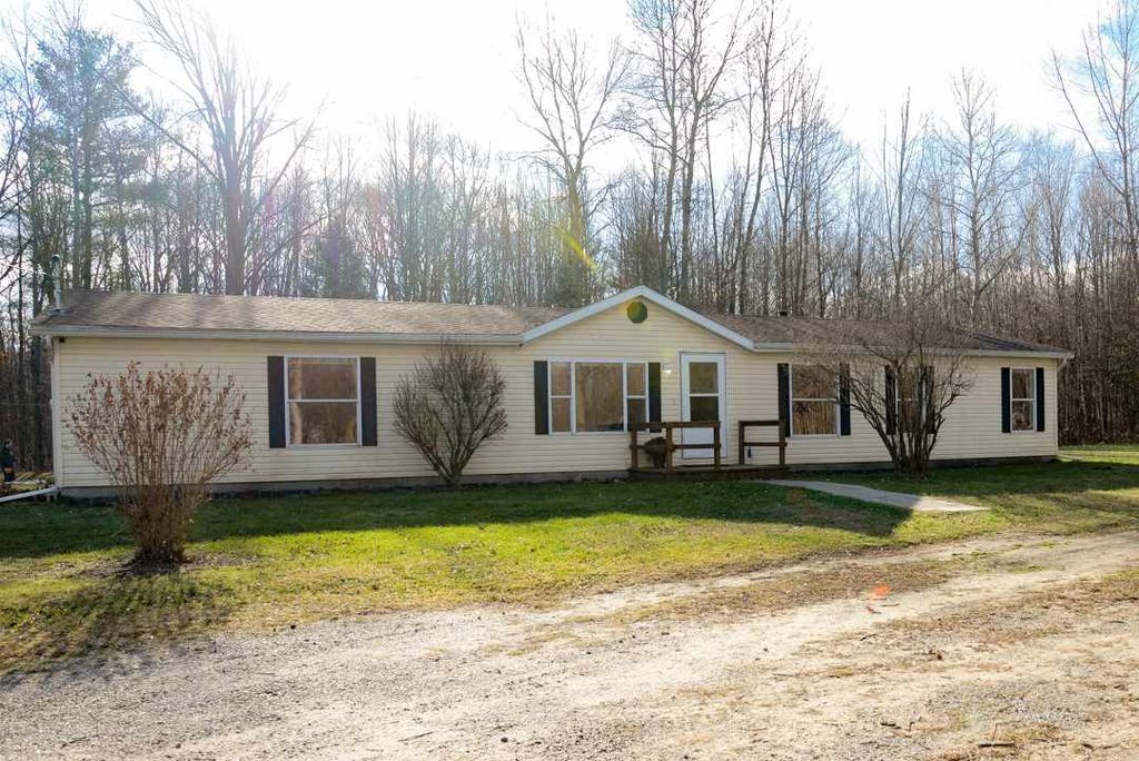 1089 W Gordonville Rd, Midland, MI 48640 3 Bed, 2 Bath Mobile