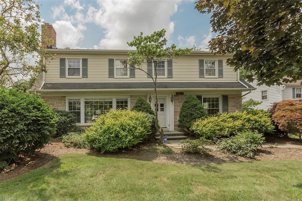 21142 S Woodland Rd, Shaker Heights, OH 44122
