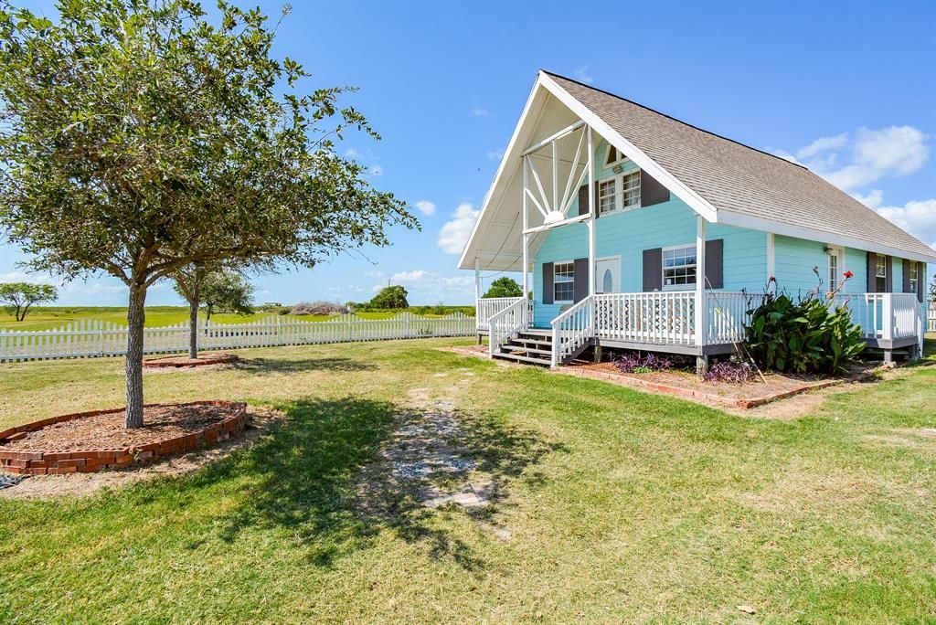 376 Haddock, Palacios, TX 77465