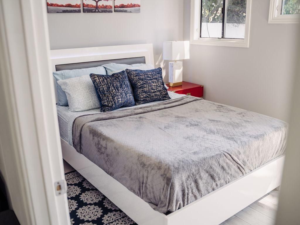 10801 Hartsook St #2, North Hollywood, CA 91601