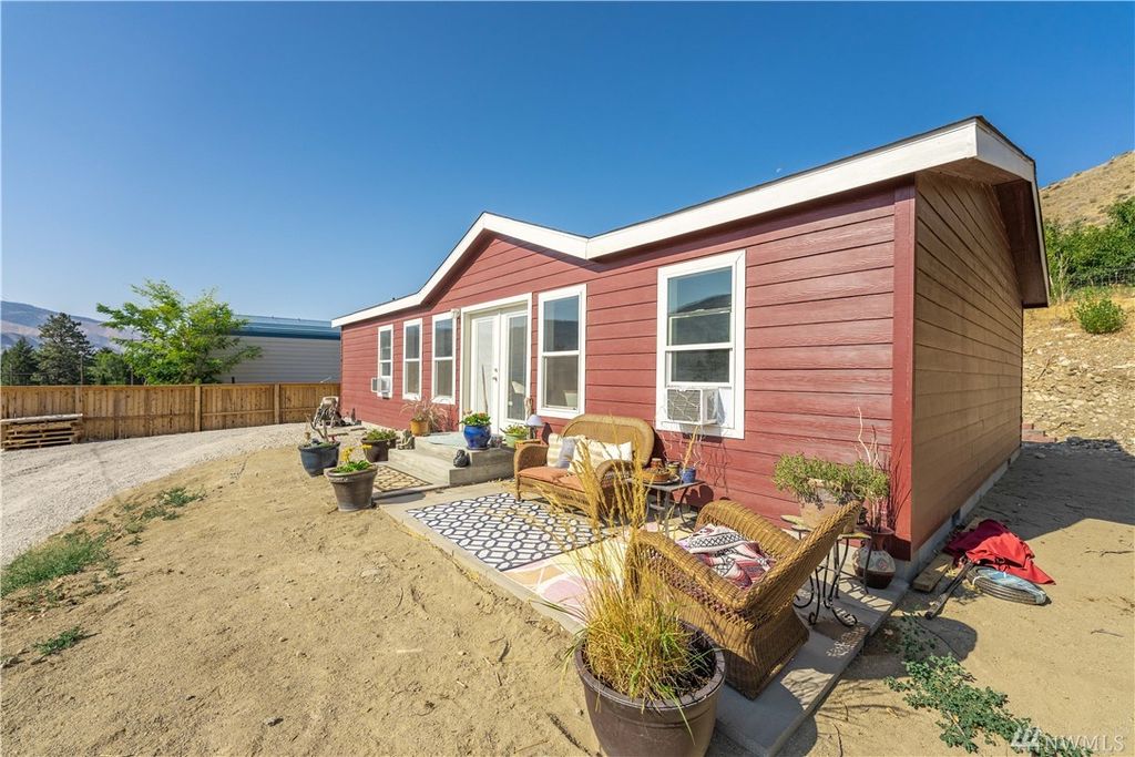 13960 Roundy Dr, Entiat, WA 98822