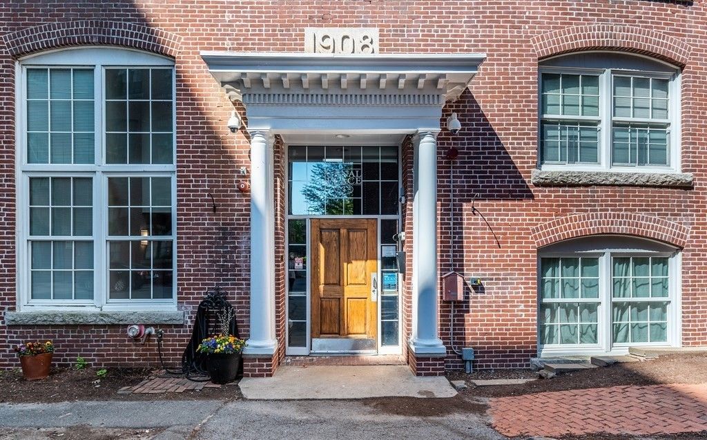 200 Market St #3405, Lowell, MA 01852