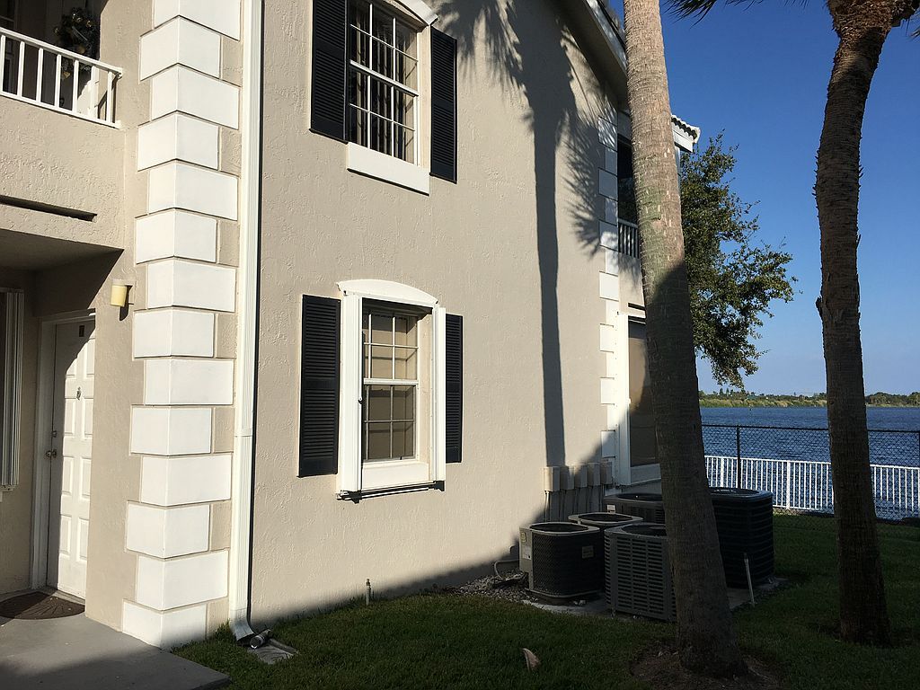 2811 N Oakland Forest Dr #111, Oakland Park, FL 33309
