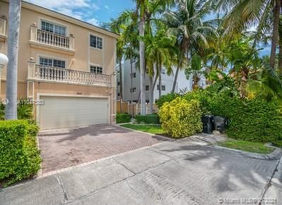 3925 NE 168th St, North Miami Beach, FL 33160