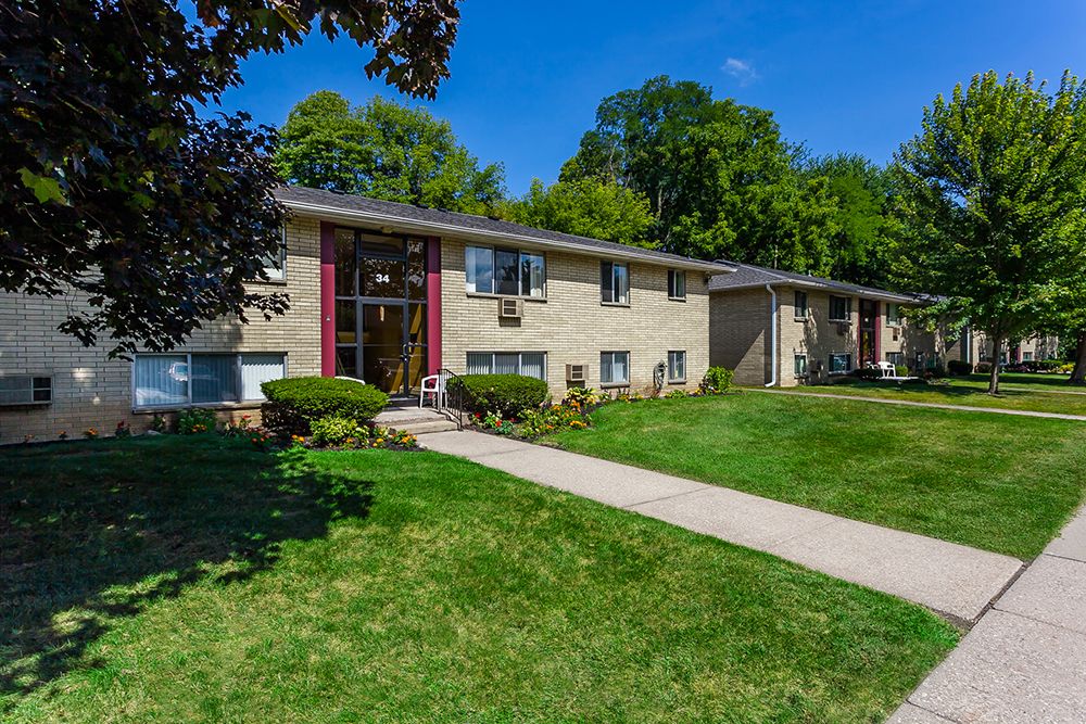 49 Demeter Dr, Rochester, NY 14626