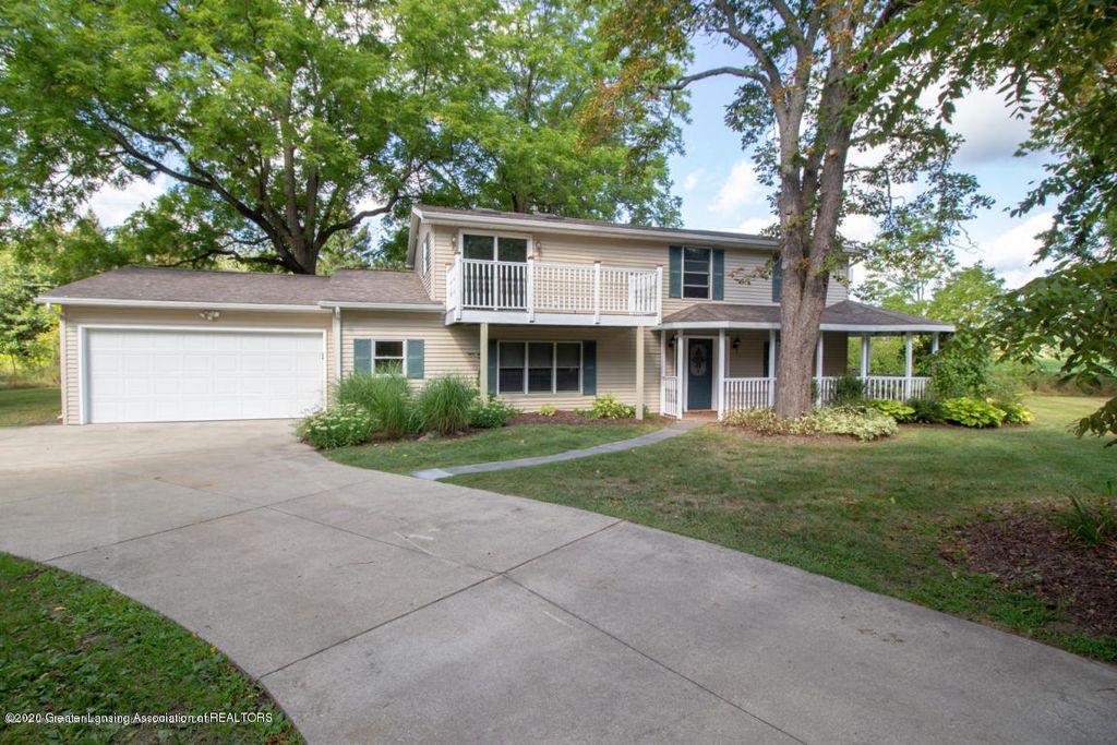 5891 Zimmer Rd, Williamston, MI 48895