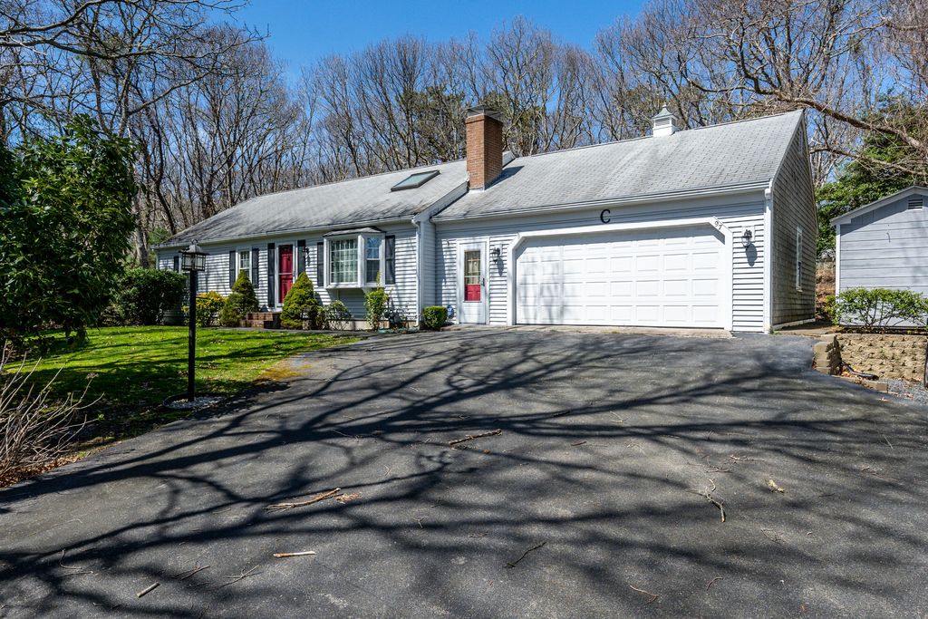 97 Cap'n Jac's Road, Centerville, MA 02632