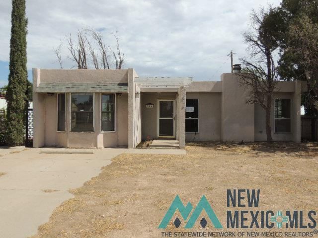 306 Russell St, Carlsbad, NM 88220