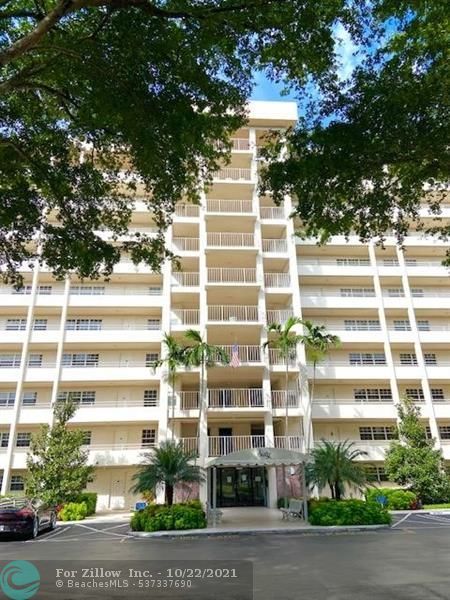 605 Oaks Dr #301, Pompano Beach, FL 33069