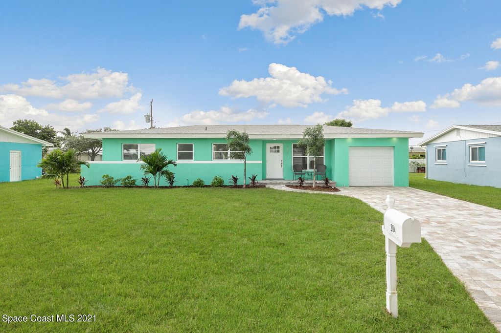 204 SE 4th St, Satellite Beach, FL 32937