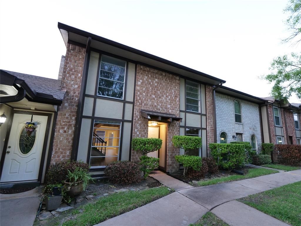 11596 S Kirkwood Rd, Stafford, TX 77477 3 Bed, 3 Bath Townhouse MLS