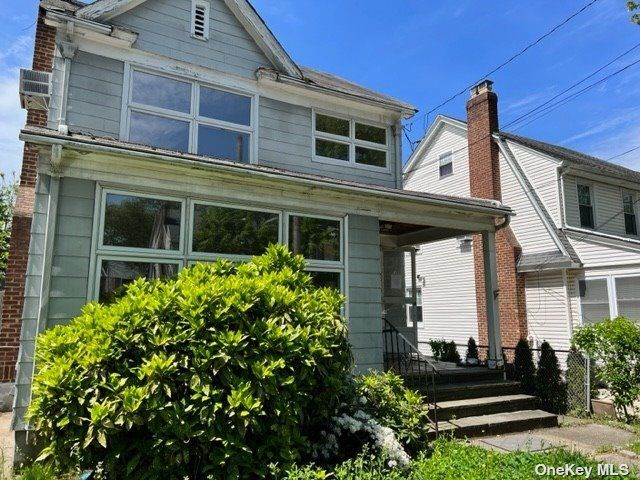 45-20 Westminster Road, Great Neck, NY 11020