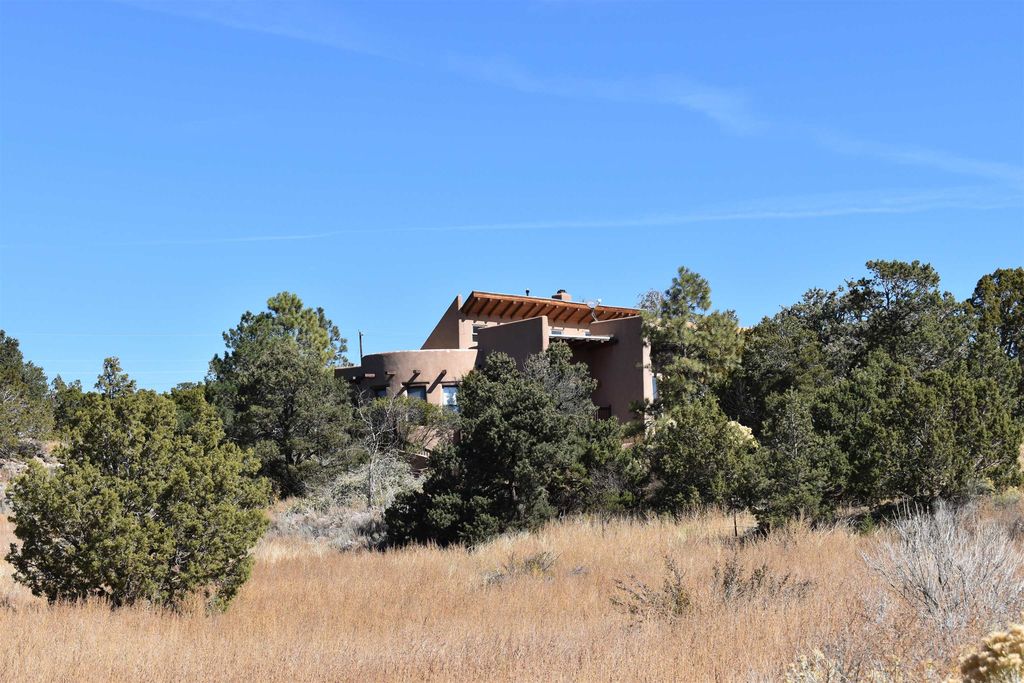 20 Camino Valle, Santa Fe, NM 87508