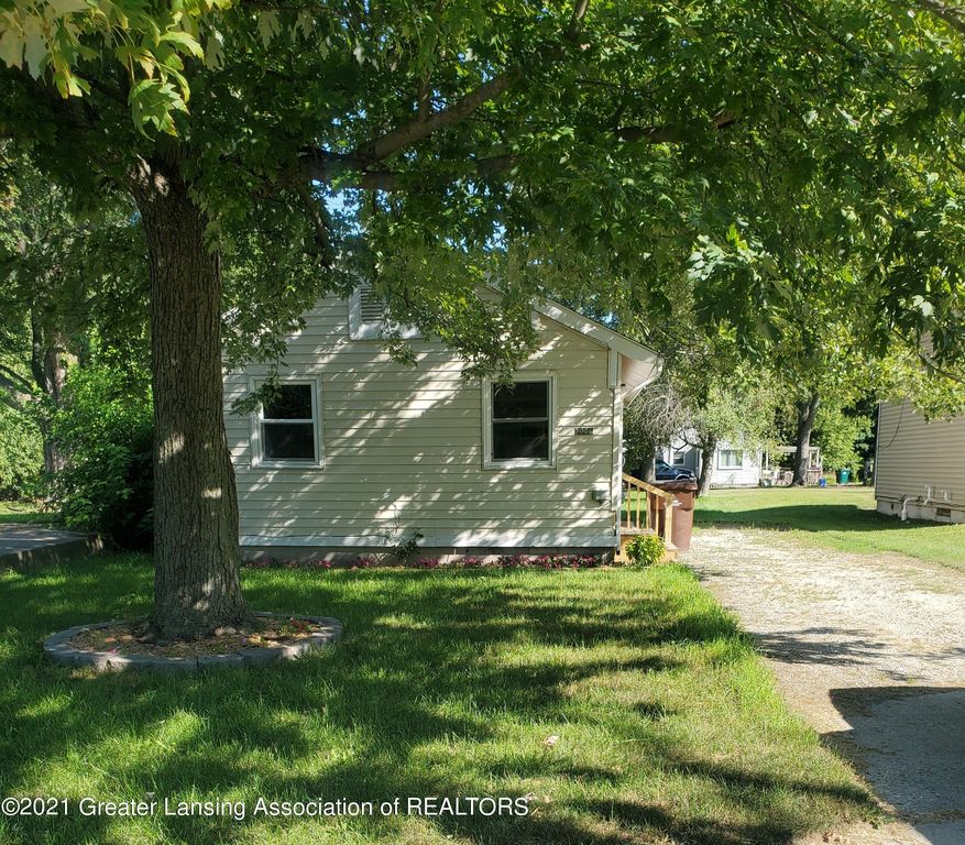 2006 Reo Rd, Lansing, MI 48910