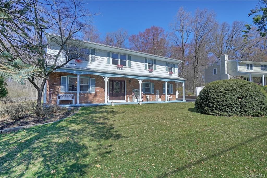 51 Newport Ave, Tappan, NY 10983