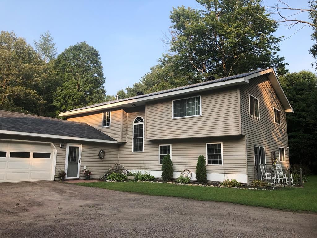 34 Spring Grove Rd, Brushton, NY 12916