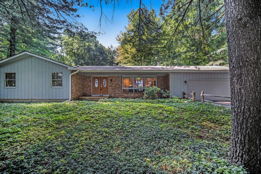 330 Wood Hills Dr, Concord, MI 49237