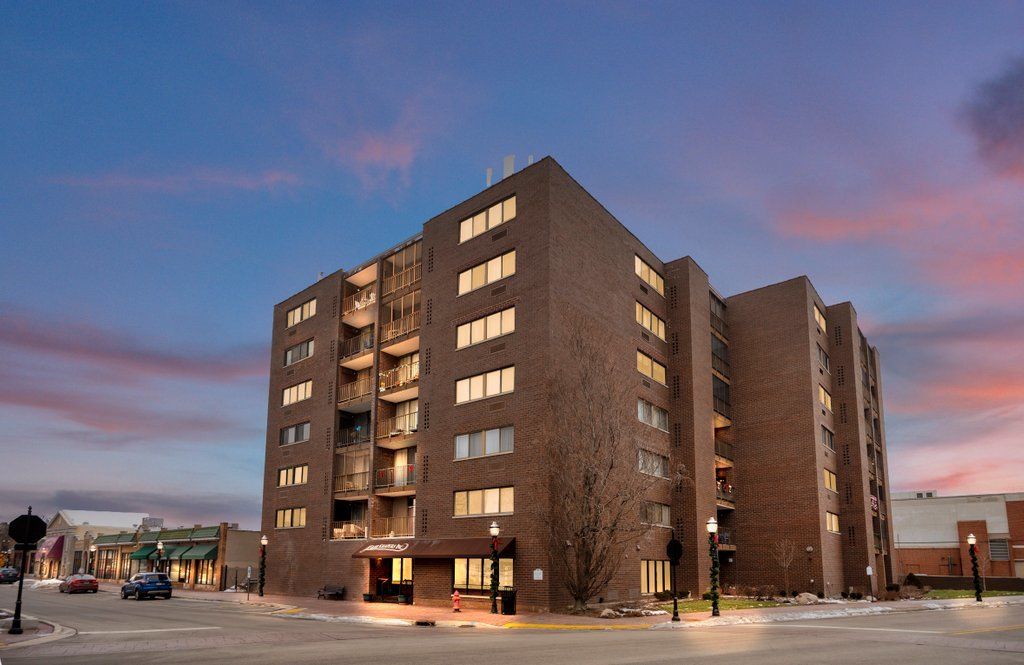 11 W Green St #501, Bensenville, IL 60106
