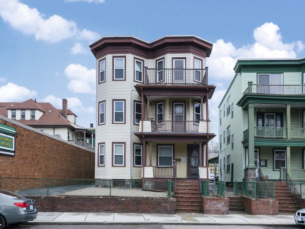 640 Adams St, Dorchester, MA 02122