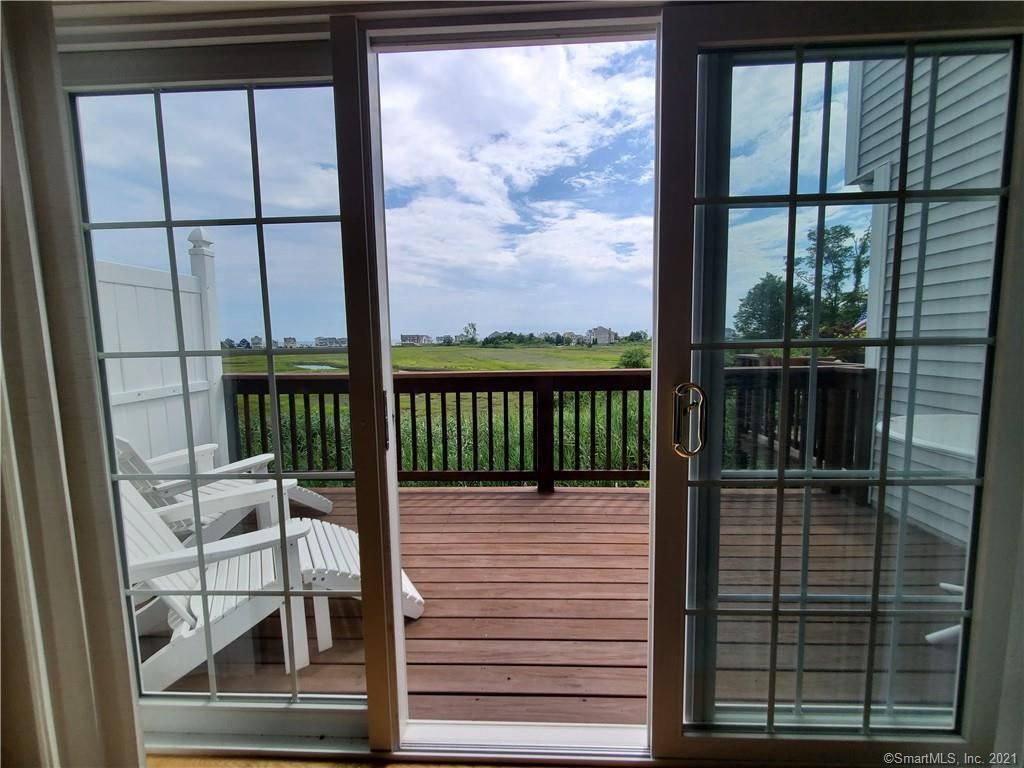 560 Silver Sands Rd #303, East Haven, CT 06512
