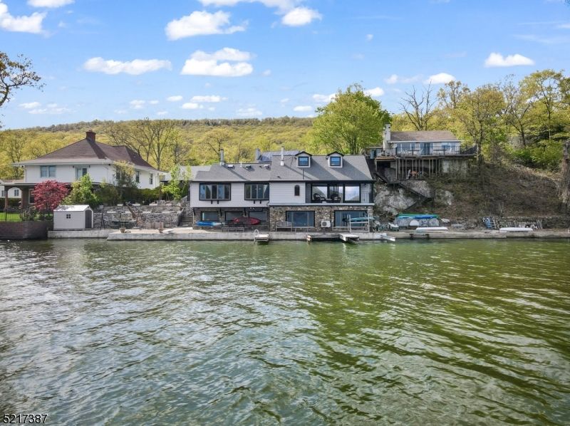 176 Lake Shore Rd, Hewitt, NJ 07421