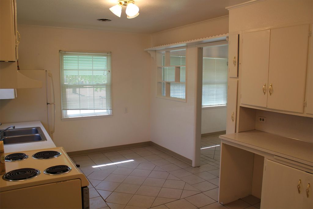1610 Thayer Dr, Richland, WA 99354
