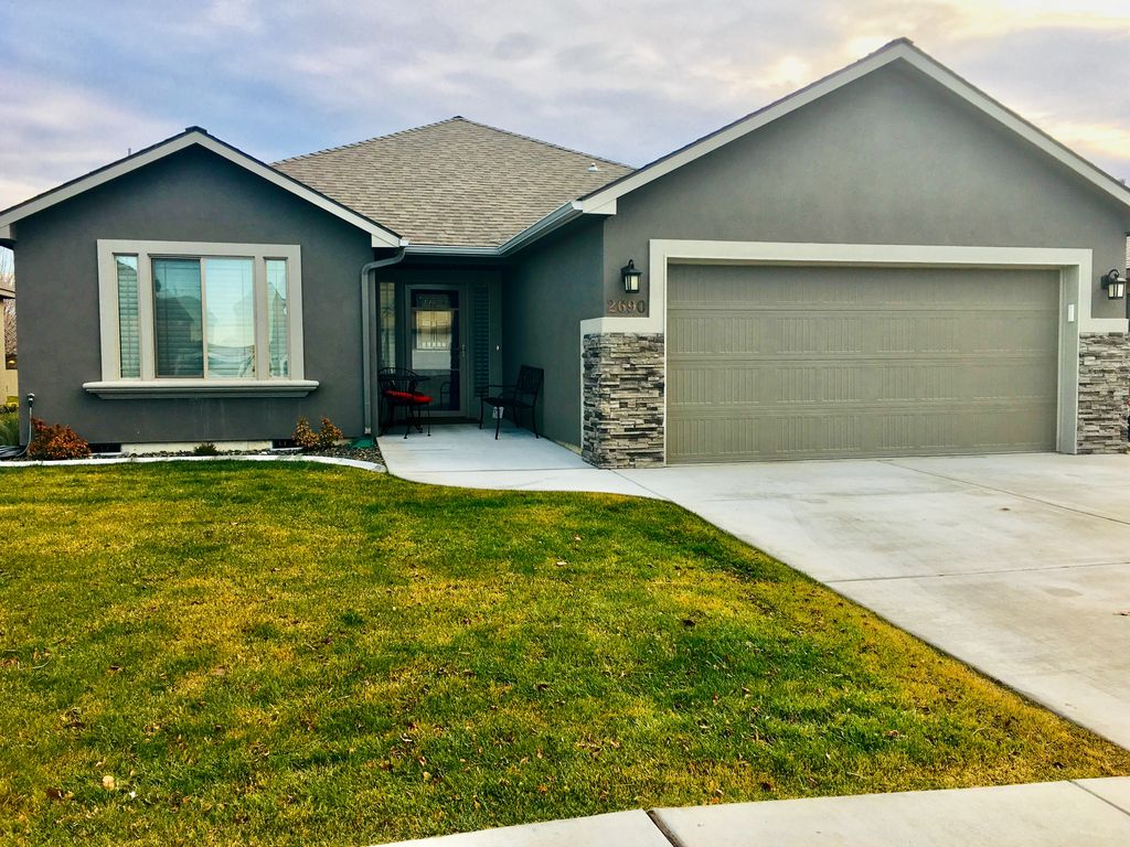 2690 Eagle Watch Loop, Richland, WA 99354