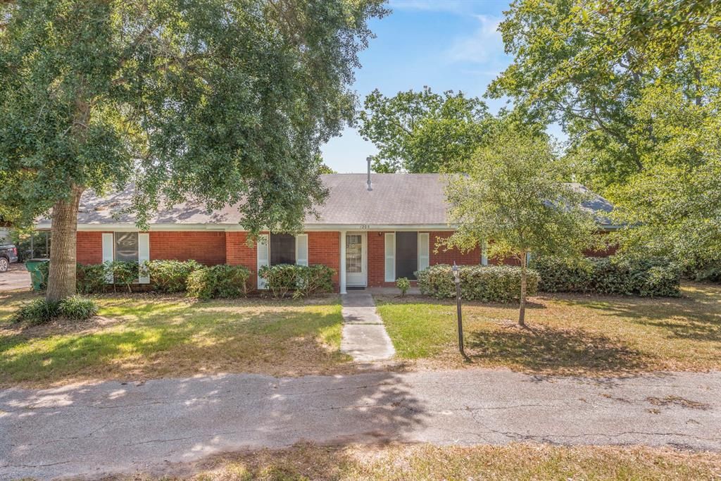 1205 S State St, Madisonville, TX 77864 Trulia