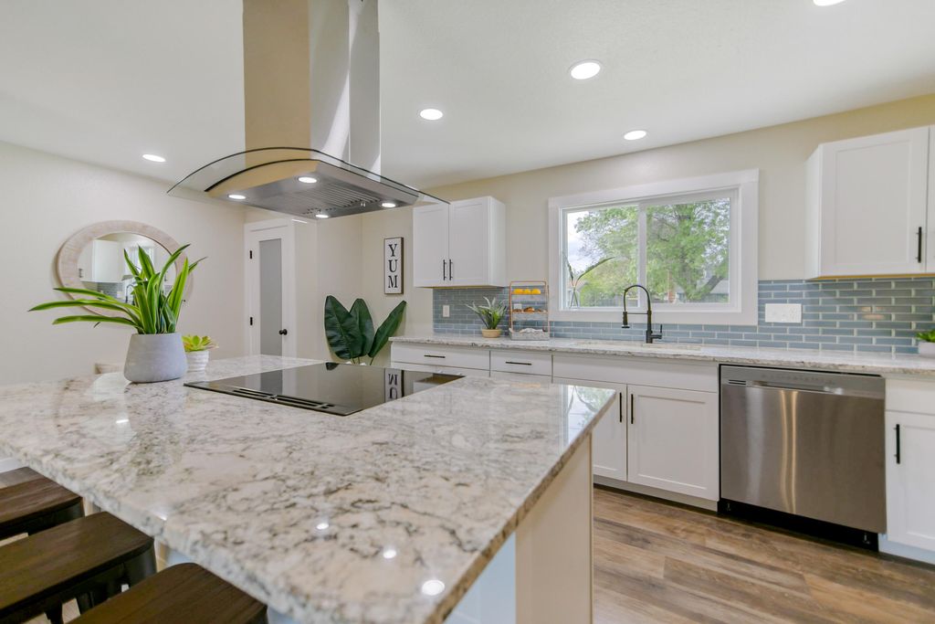 1525 El Cerrito Dr, Red Bluff, CA 96080