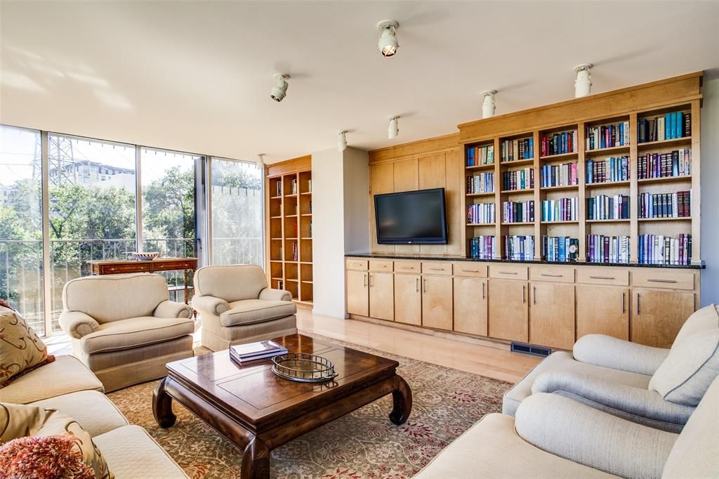 3310 Fairmount St #6D, Dallas, TX 75201