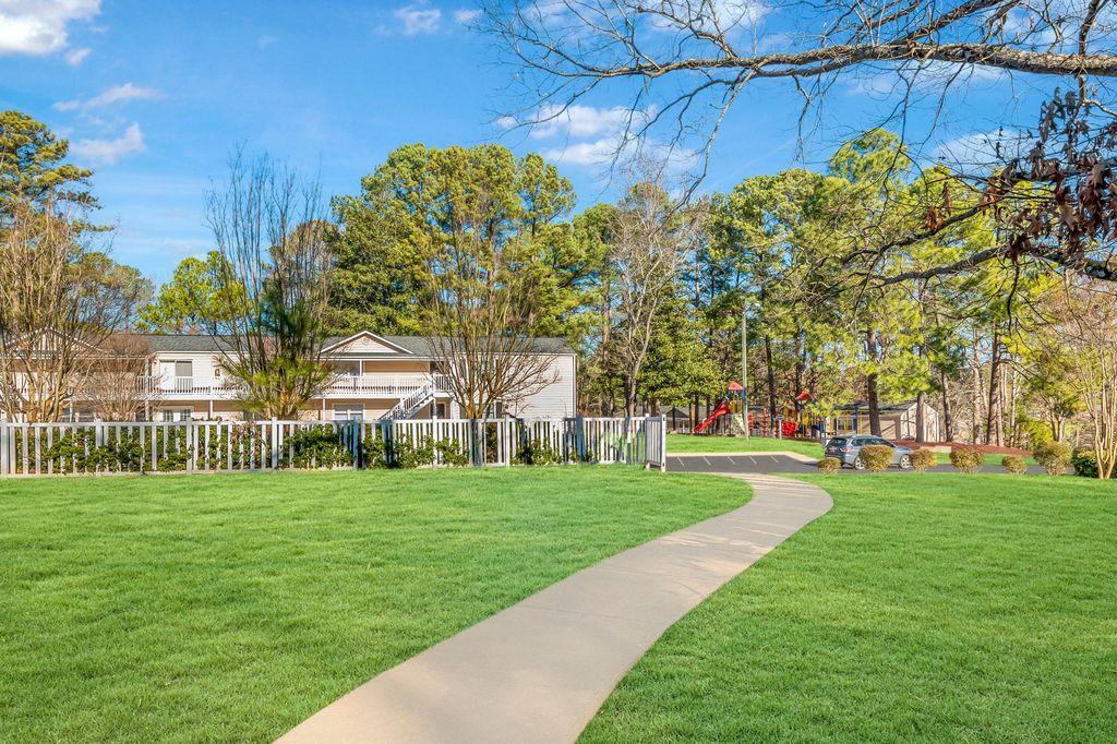 4009 Deep Hollow Dr, Raleigh, NC 27612