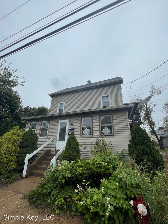 31 Union St #2S, Manchester, CT 06042