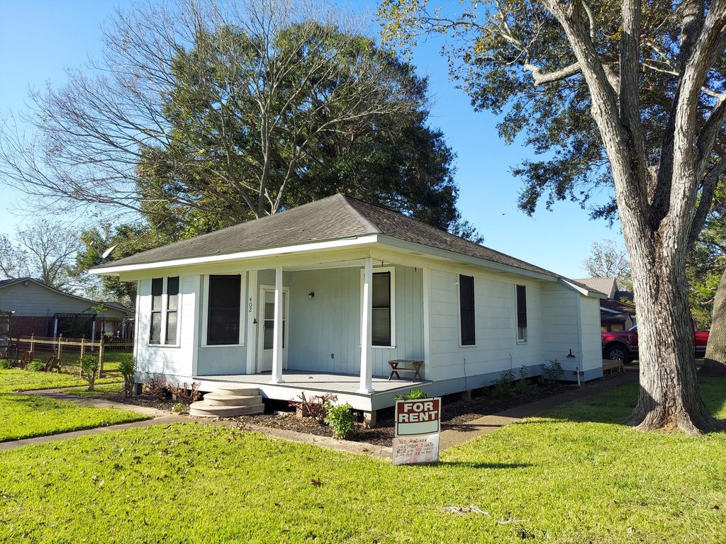 402 W Alabama St, Brazoria, TX 77422