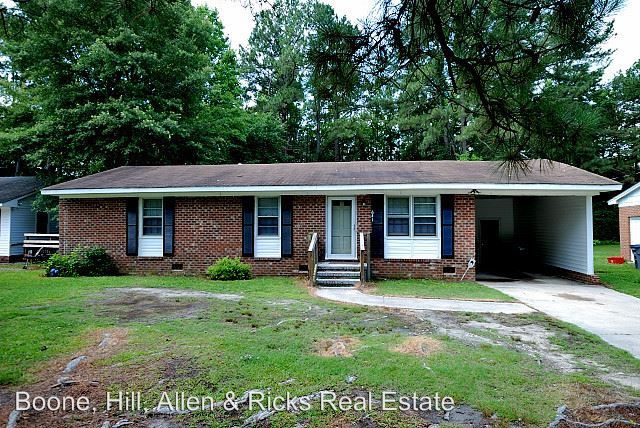 641 Powell Dr, Rocky Mount, NC 27803