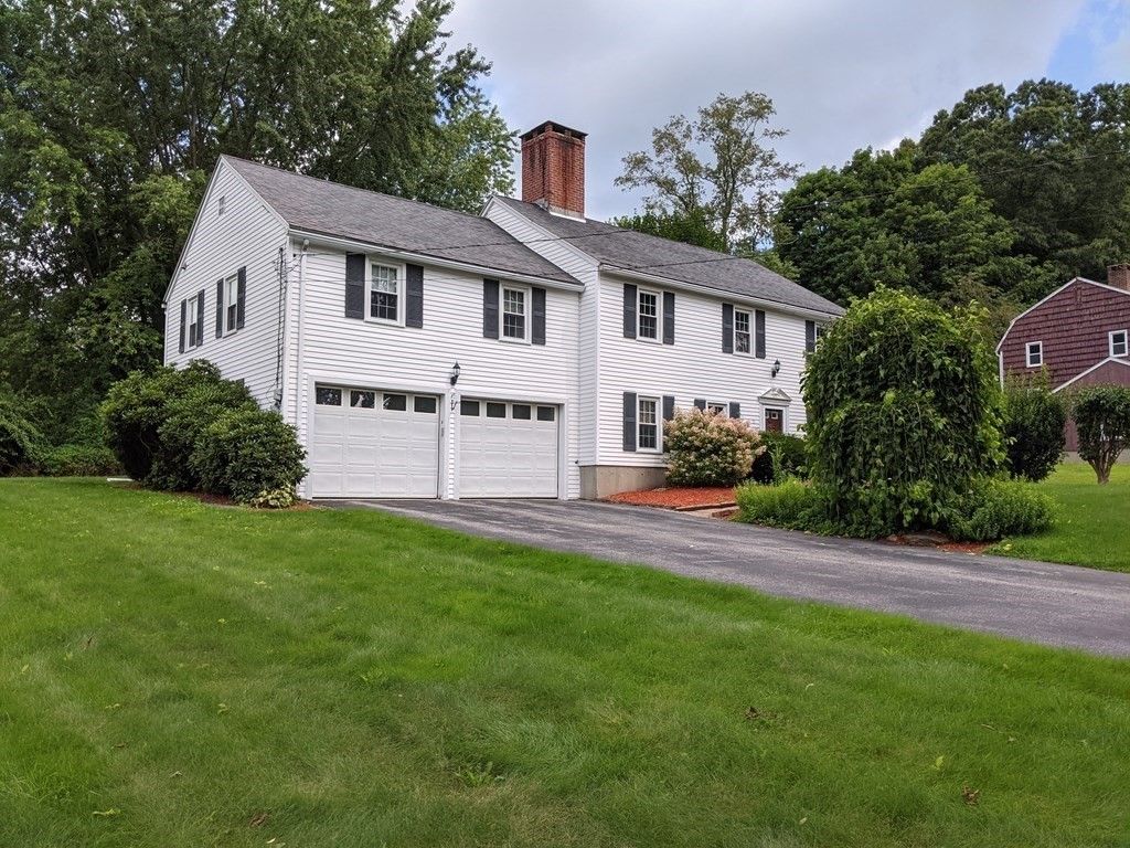 10 Mill Rd, Dudley, MA 01571